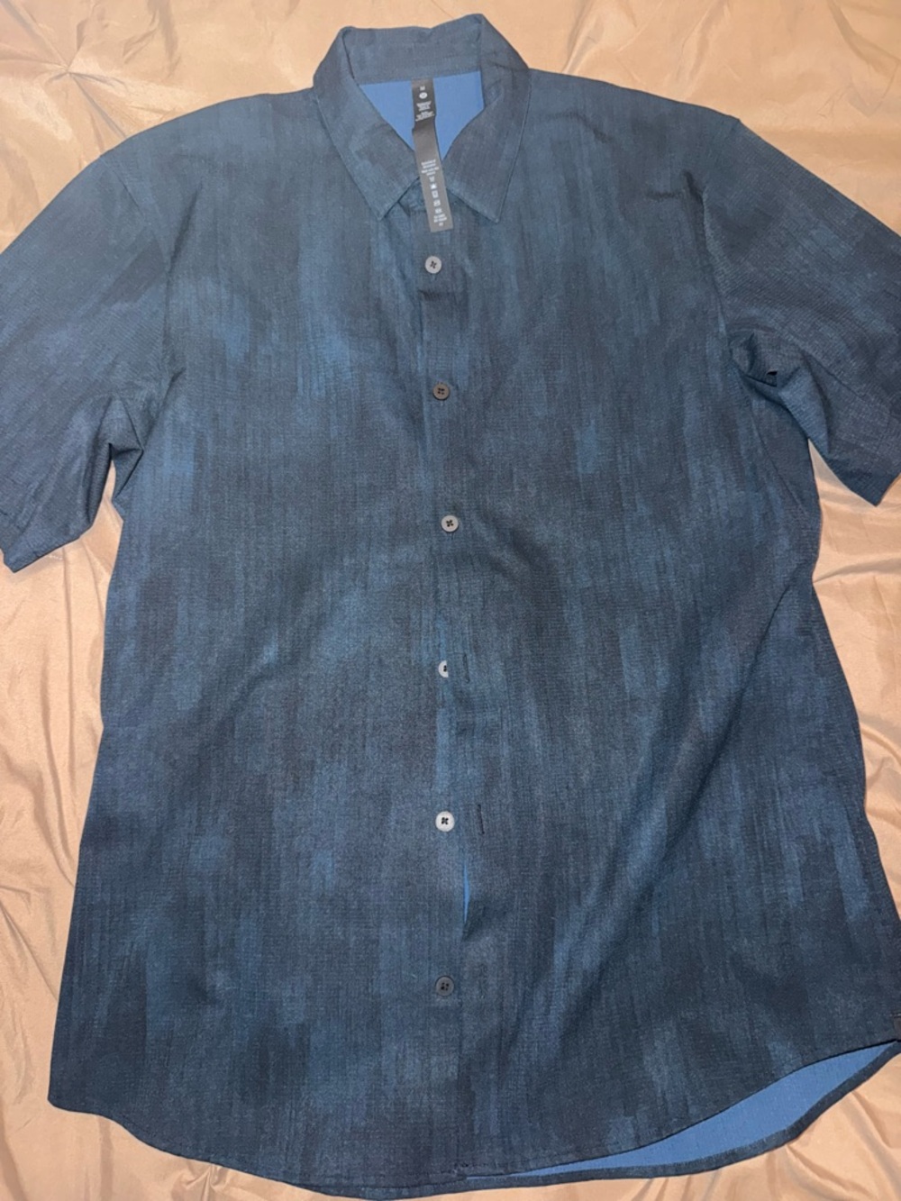 Lululemon men’s button down shirt
